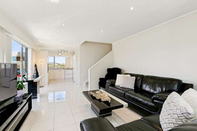 44 Akaroa Drive Maupuia_2