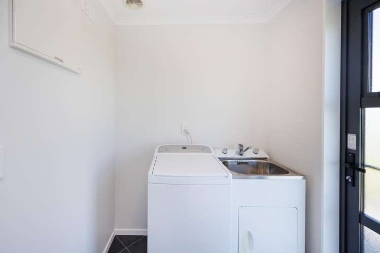 567 Lethbridge Road Halcombe_21