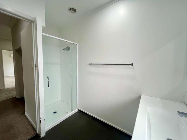 8B Frank Hewitt Street Pukekohe_11