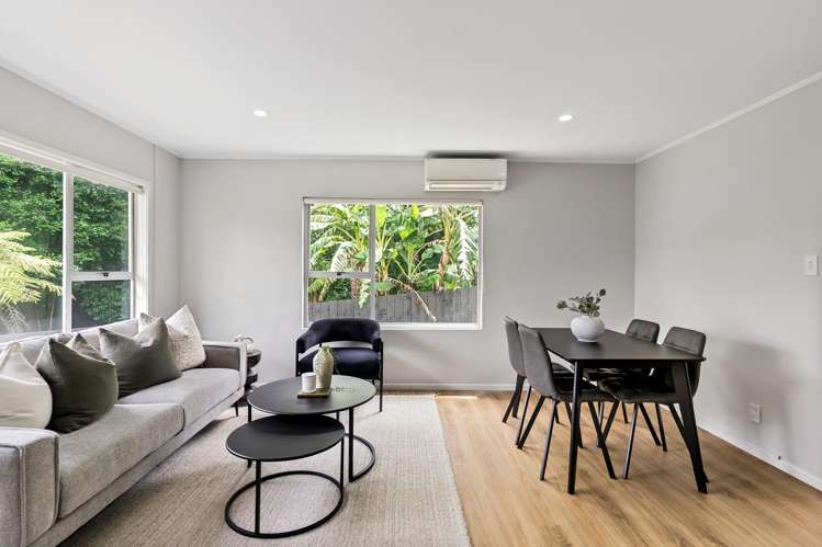 2/17 Emirau Place Glenfield_7