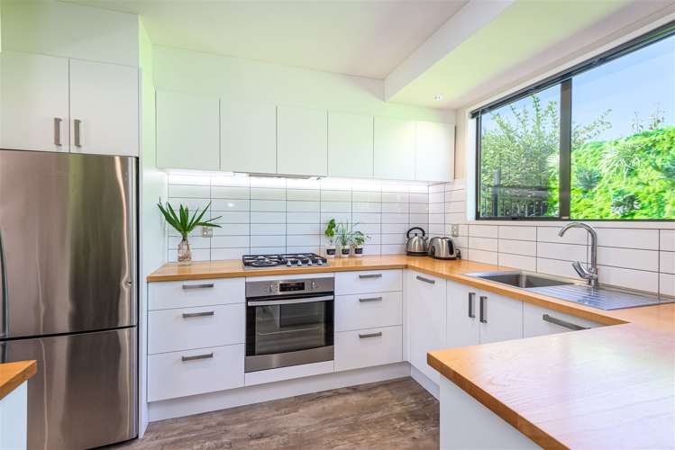 9 Wakelin Place Redwood_5