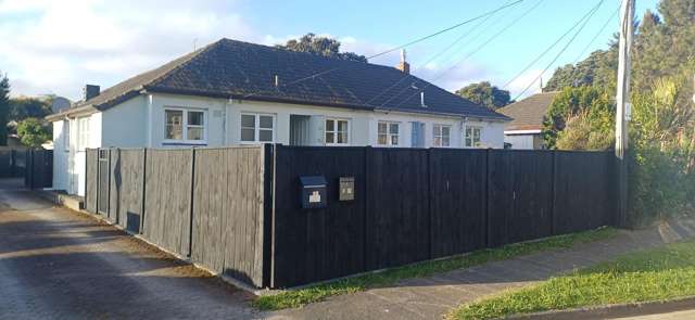 Huge Deck Fully fenced. Washer, Dryer Dishwasher.