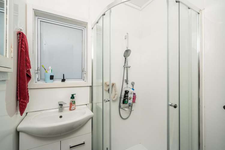 78 Champion Street Cannons Creek_8