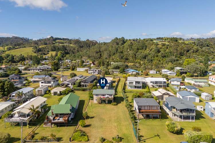 44 Marine Parade Cooks Beach_34