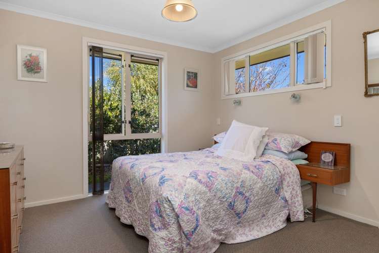 9 Magnolia Rise Waipahihi_21