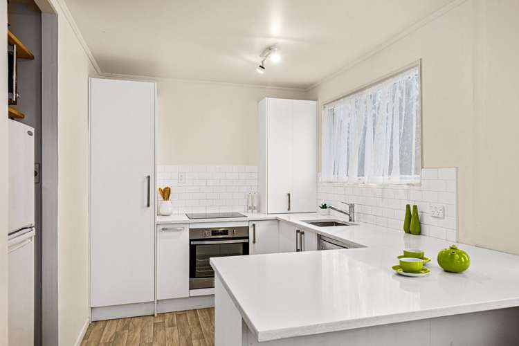 26 Halloran Place Massey_3