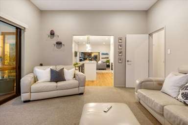 11 and 7 Kissling Terrace_4