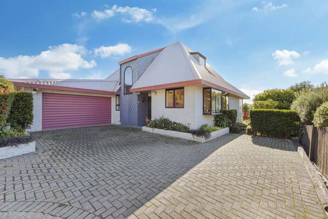 A Private Sanctuary in a Premium Location!