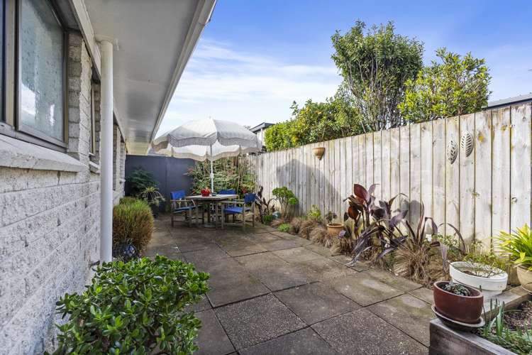 2/77 Stanniland Street Sunnyhills_6