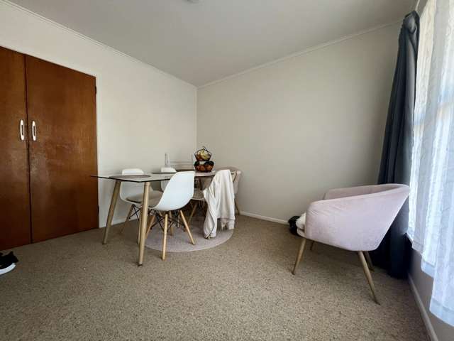 2/63a Landscape Road Mount Eden_2