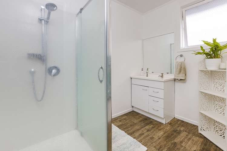 34 Cramond Drive Mangere East_11