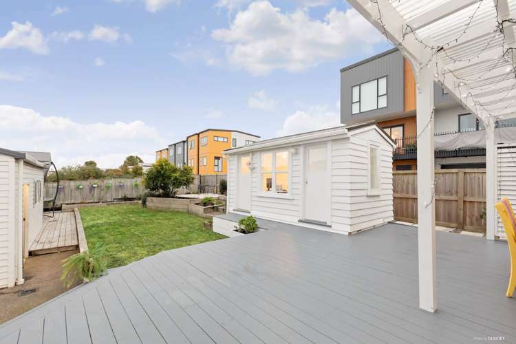 126 Onewa Road Northcote_14