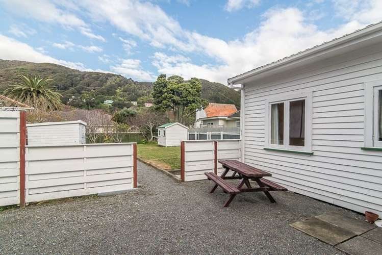 49 Pukatea Street Eastbourne_12