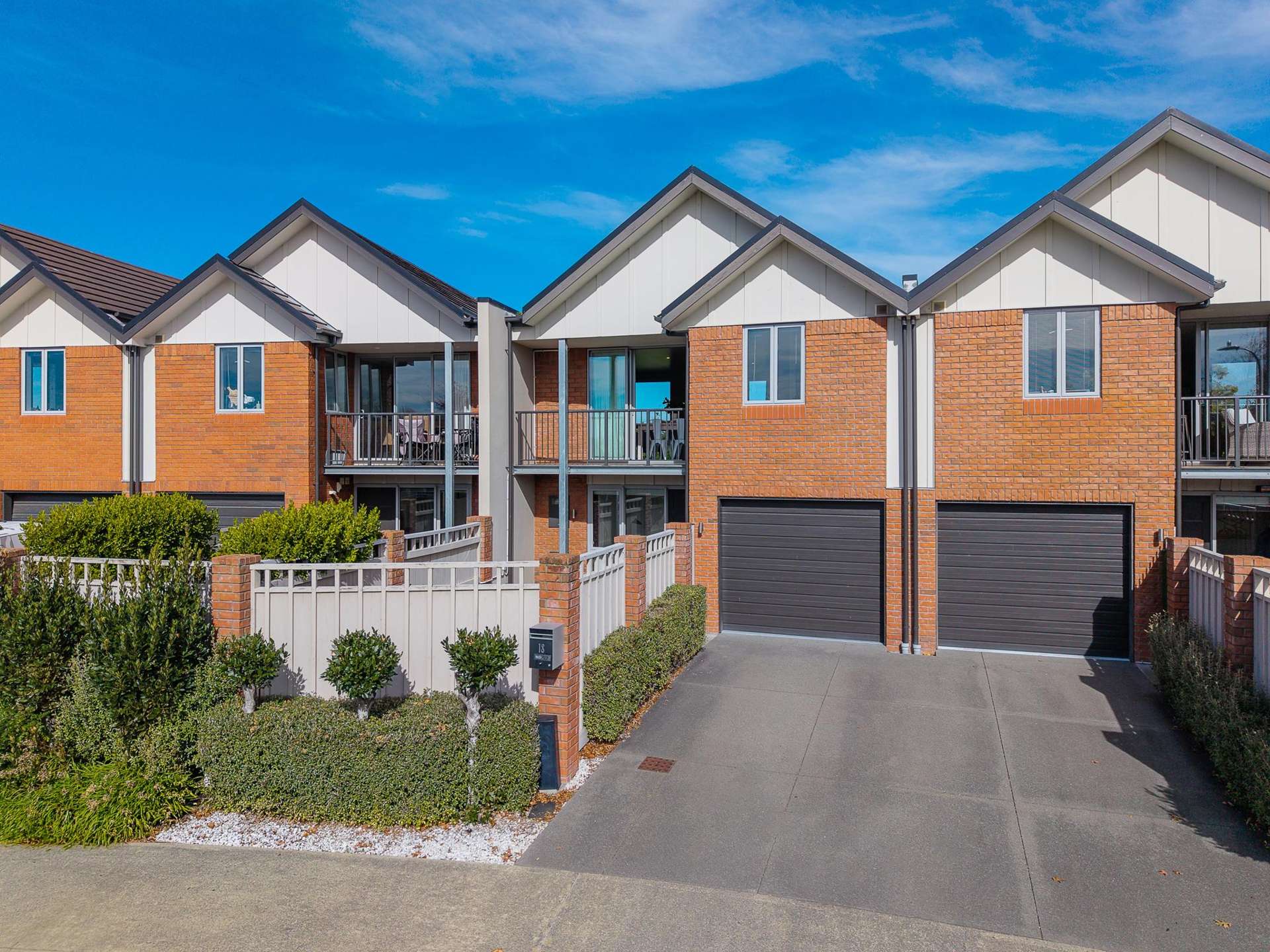 18 Henley Green Northwood_0
