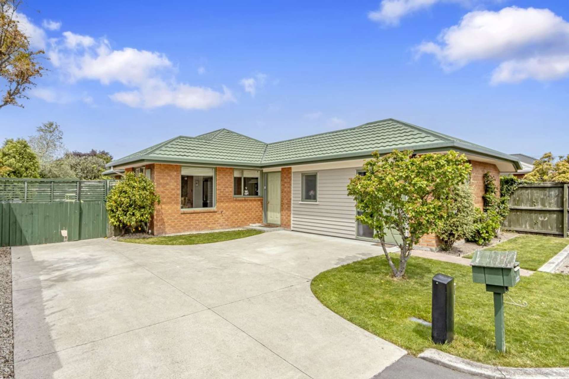 11 Bluebell Lane Woolston_0