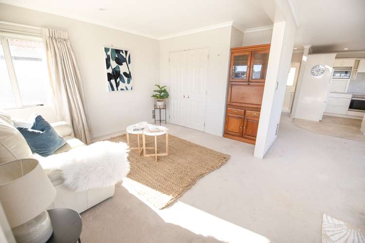 2/15 Meeanee Quay Westshore_11