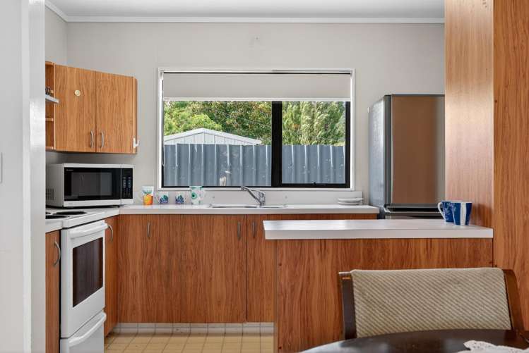 13C Gibbs Crescent Wainuiomata_10