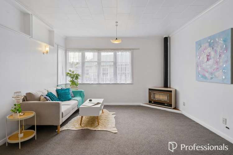 15 Naenae Road_1