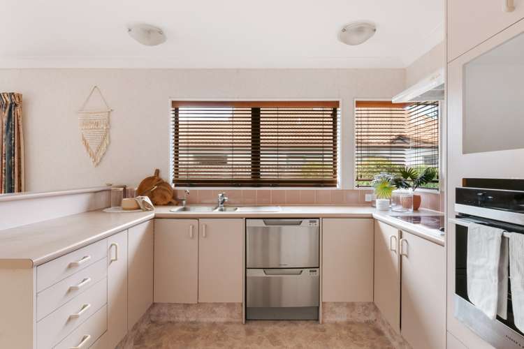 28 Aldermen Avenue Papamoa_3