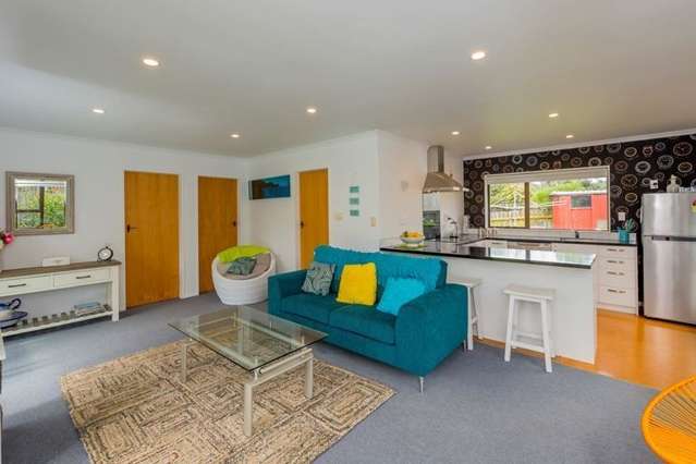 3 Manuka Street Otaki Beach_3