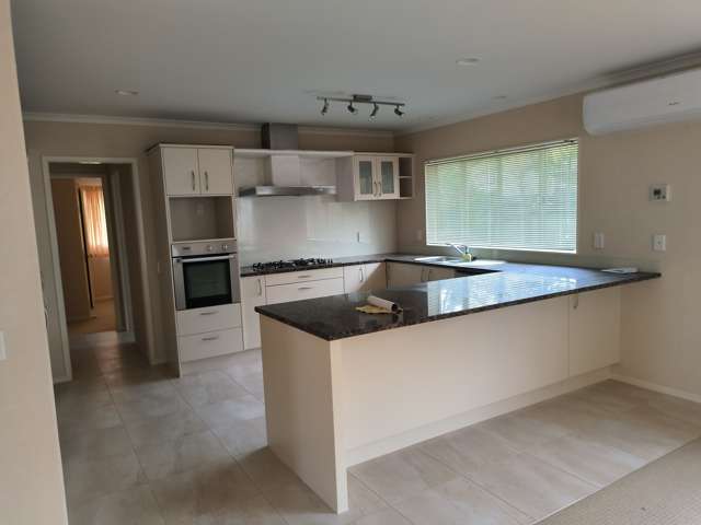 8 Seresin Crescent Flat Bush_4