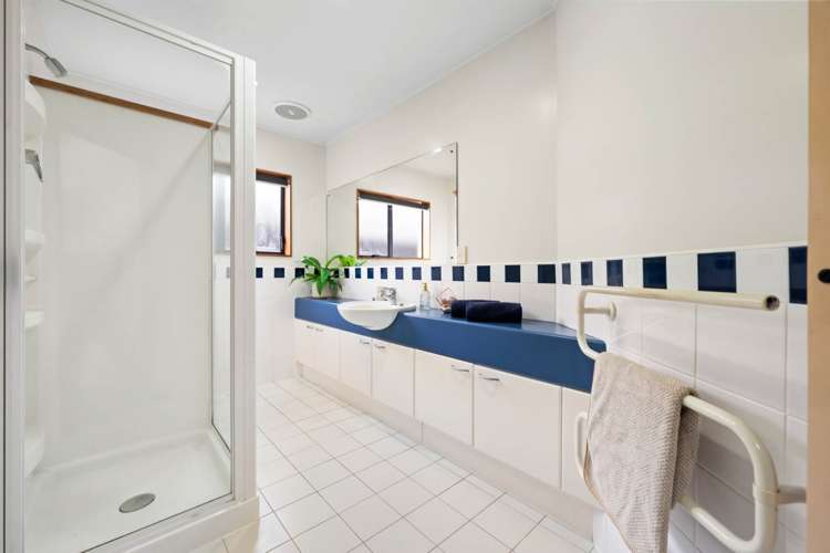 2/6 Eastern Beach Road Eastern Beach_16