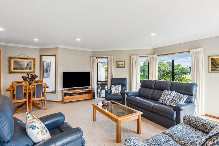 11 Barrett Drive Waikanae Beach_10