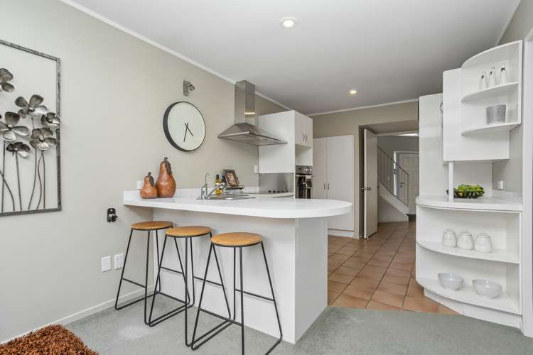 2/3 Hostel Access Road Eastern Beach_9