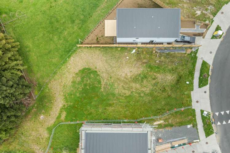 27&29 Waipaheke Crescent_1