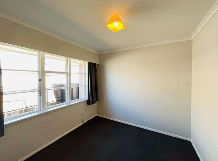  77 Wai-iti Crescent Woburn_9