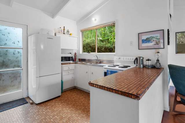 8 Barron Lane Whananaki_3