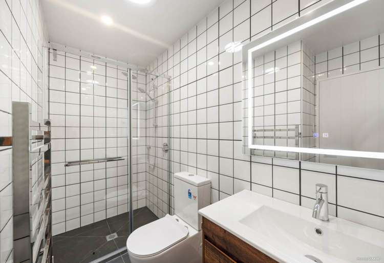 11D Rene Place Sunnyhills_10