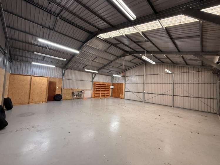 8A Swans Road Bell Block_1