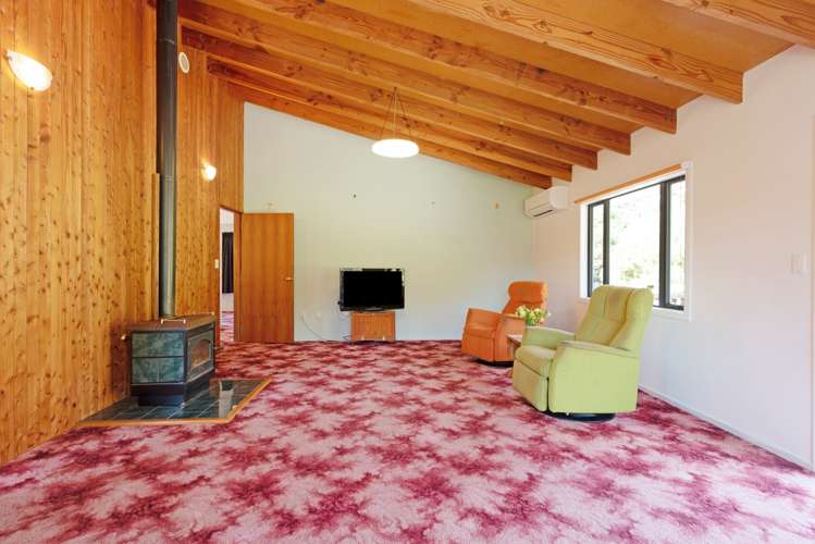 60 South Makara Road Makara_5