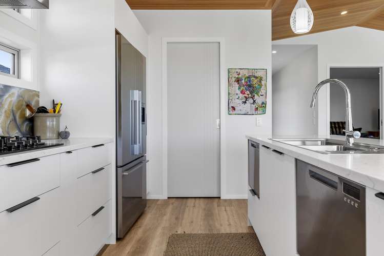 6 Raupo Crescent Wharewaka_11