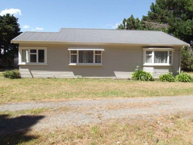 221 Western Lake Road Featherston_13