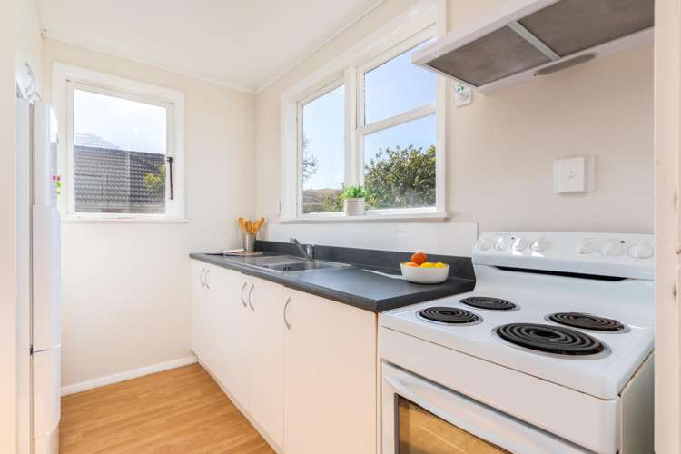 106 Warspite Avenue Cannons Creek_5