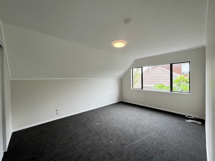 2/205 Abbotts Way Remuera_7