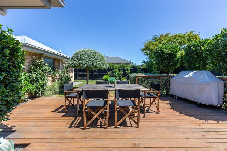 7 Applefield Court Northwood_18