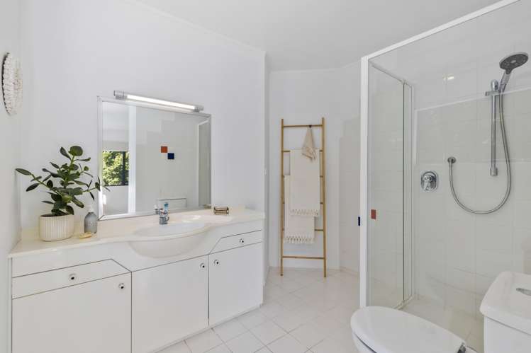 2/15 Wernham Place Northcote_12