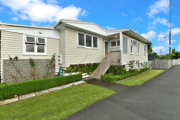 108a Parkhurst Road Parakai_0