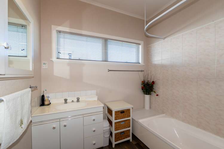 49 Avenue Road Greenmeadows_12