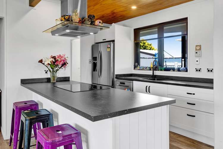 164 Tukapa Street Westown_12