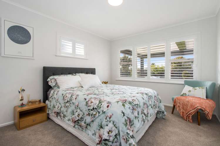 4 Sandleigh Drive Athenree_12