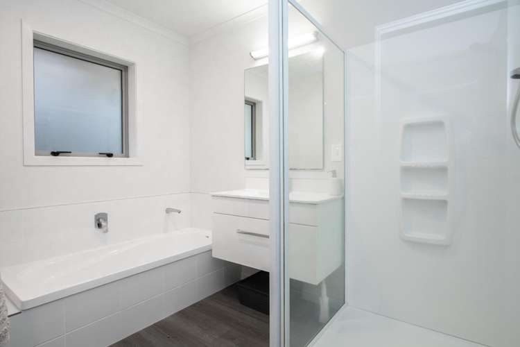 1313A Victoria Street 3283_17