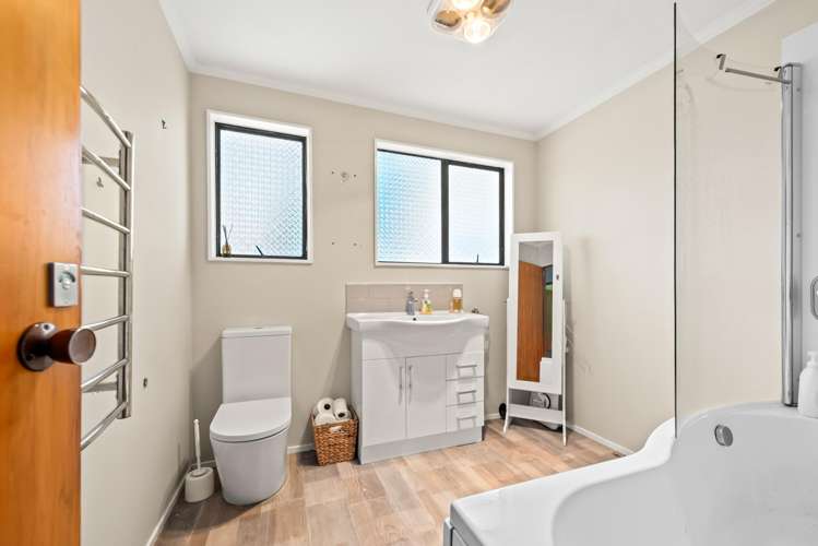 2 Bogle Grove Stokes Valley_9