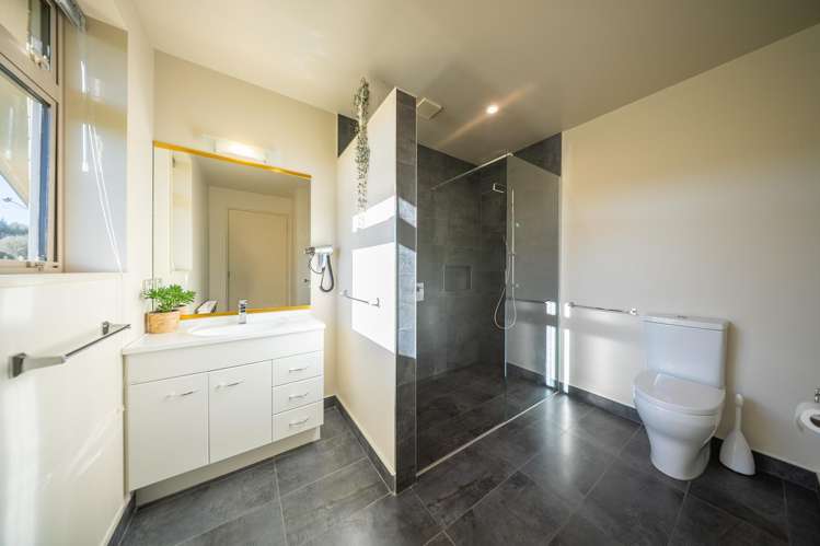 73 Holmwood Road Manapouri_15