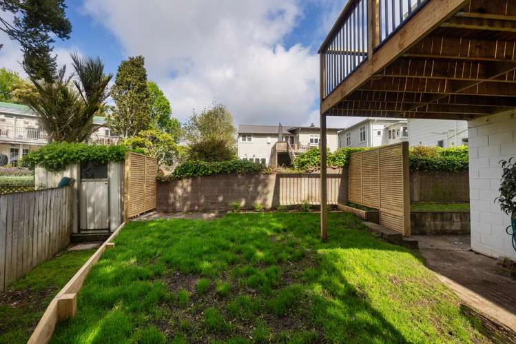 2/25 Seaview Terrace Mt Albert_21