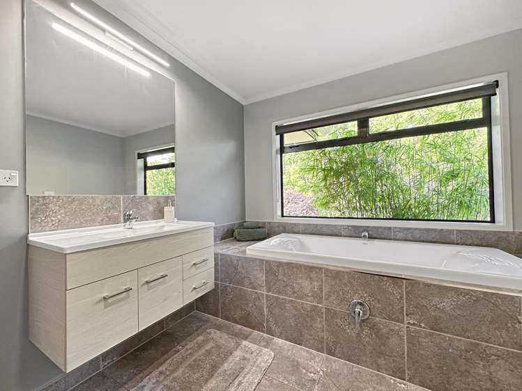 12 Lacebark Drive Kinloch_35