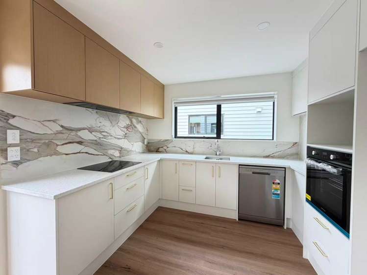 1/29 Crown Crescent Otara_5